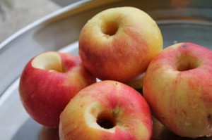 Лечение на стомашно разстройство с печени ябълки 